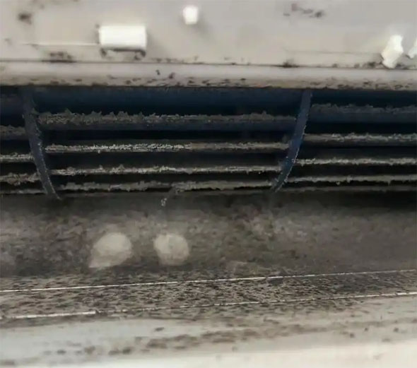 来凤空调吹的风有股烧焦味是怎么回事